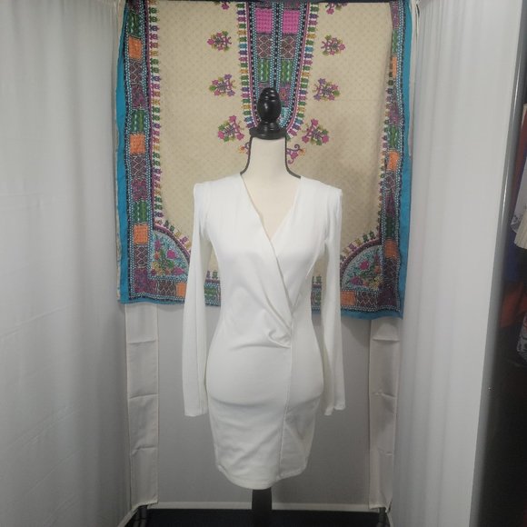 Forever 21 white, long sleeved mini dress.  Size M - Picture 1 of 4